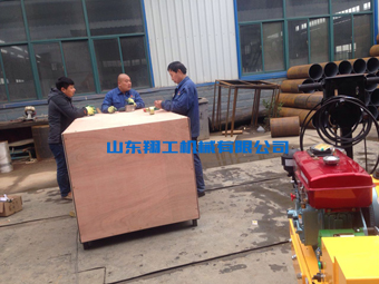 山東翔工機械小型壓路機發(fā)貨現場(chǎng)忙！