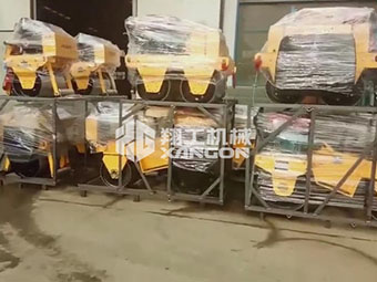 翔工機械一批小型壓路機包裝好，成功出口到國外