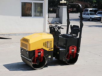 小型壓路機哪家好？速來(lái)圍觀(guān)